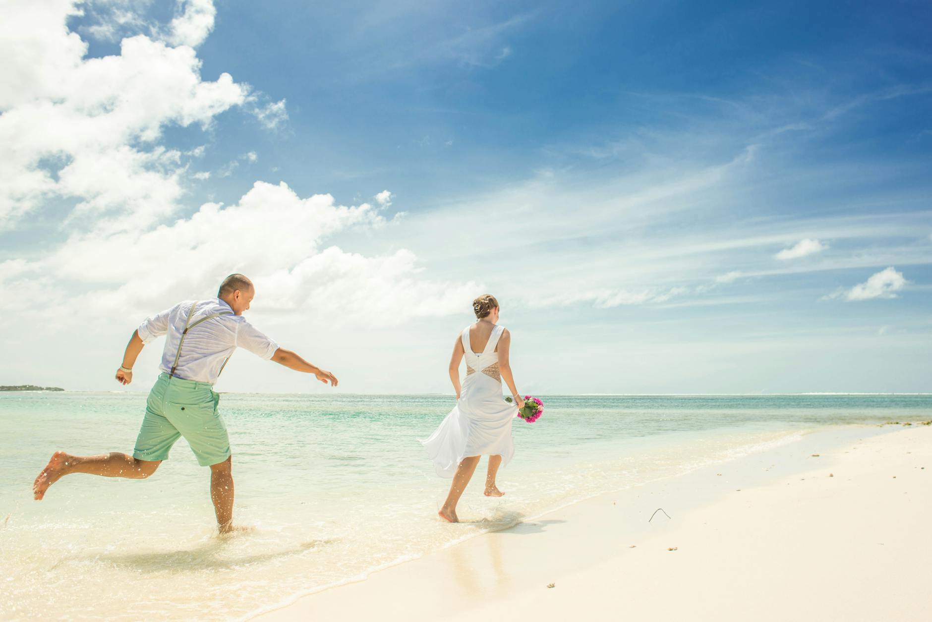Cancun or Cabo for a Destination Wedding: How to Choose