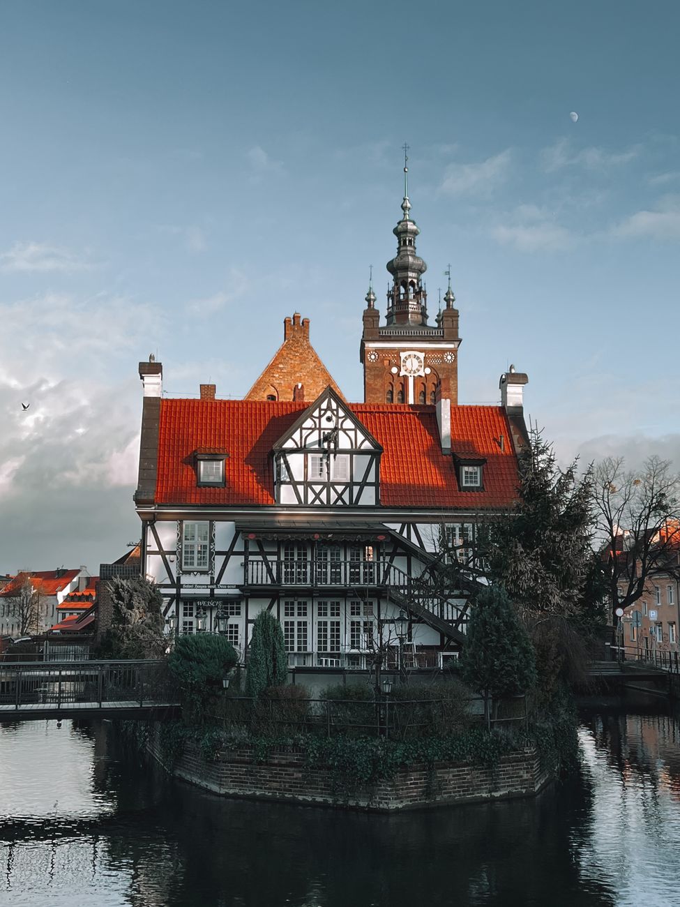 Poland Travel Guide: Krakow, History, and When to Go